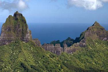 Cet htel, idalement situ entre les baies d'Opunohu et de Cook..